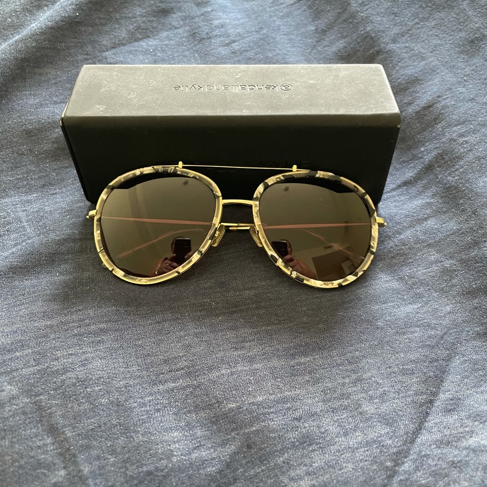 Kendall & Kylie Aviator sunglasses